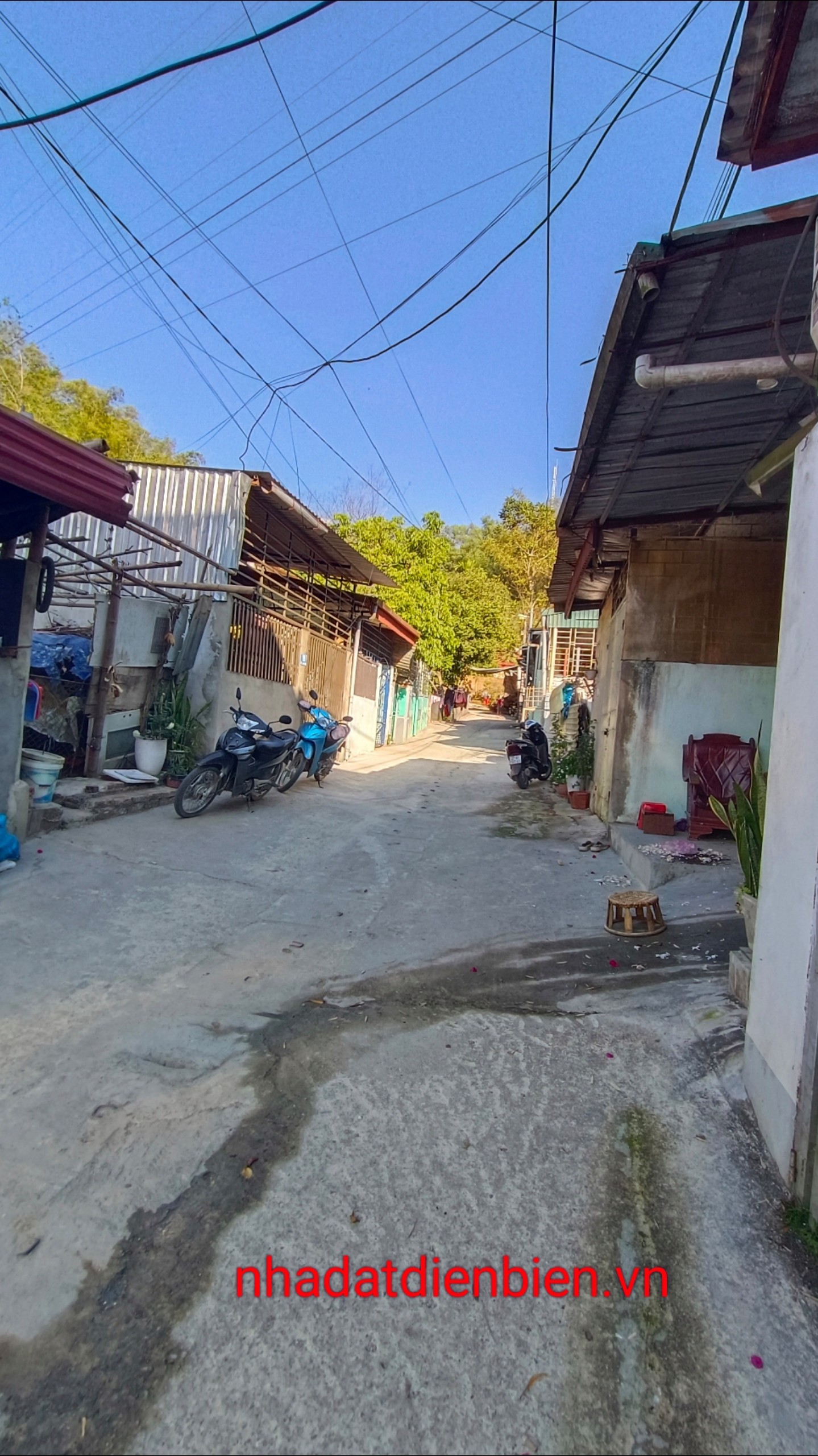 Bán nhà đất cấp 4 tại số nhà 08 tổ 7 - phường Tân Thanh - thành phố Điện Biên Phủ.