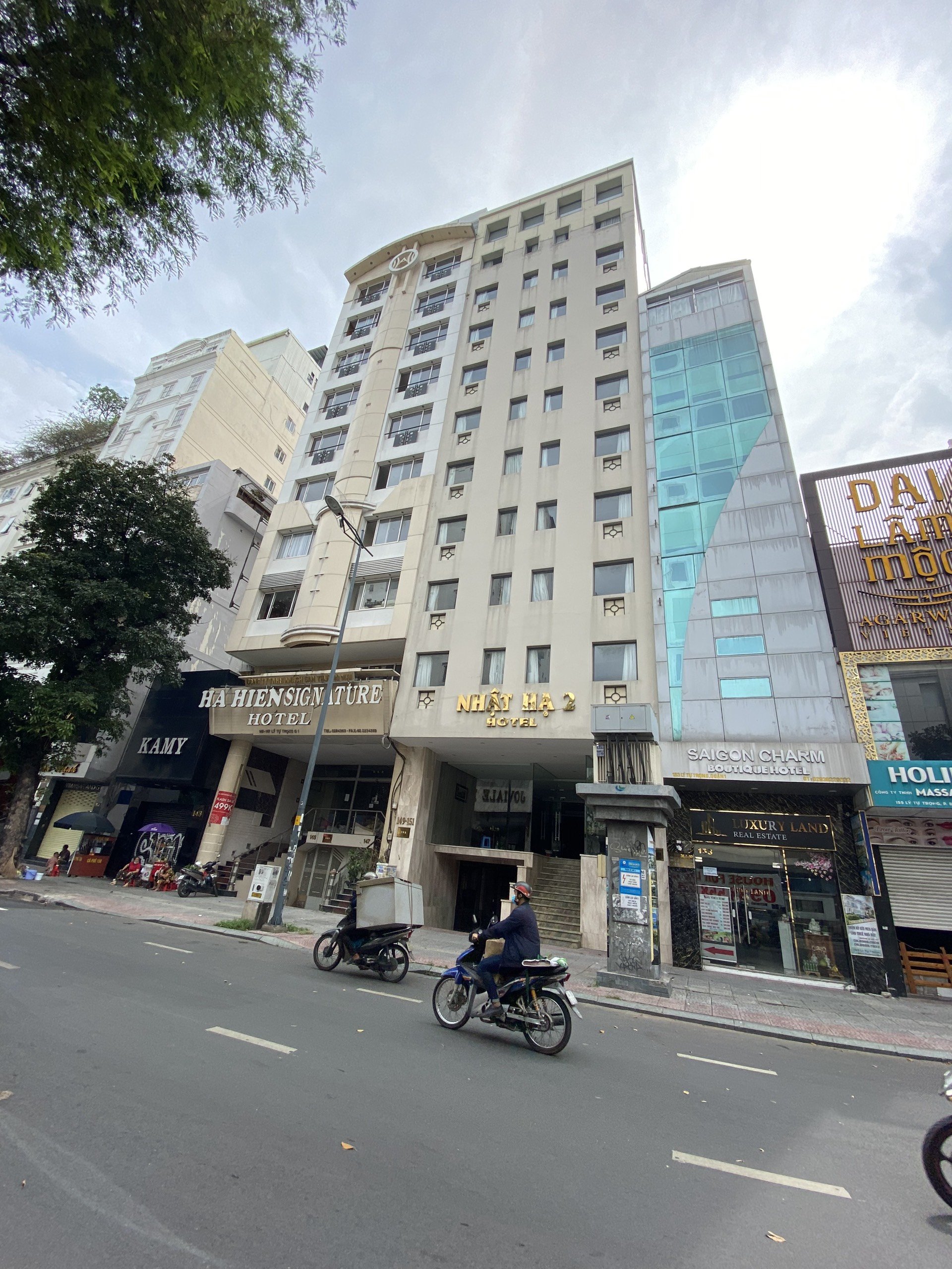 Bán Nhà! Nhà Đẹp Thiết Kế Riêng Ở Calmette Q,1 4x19.3m Kết Cấu:5 tầng