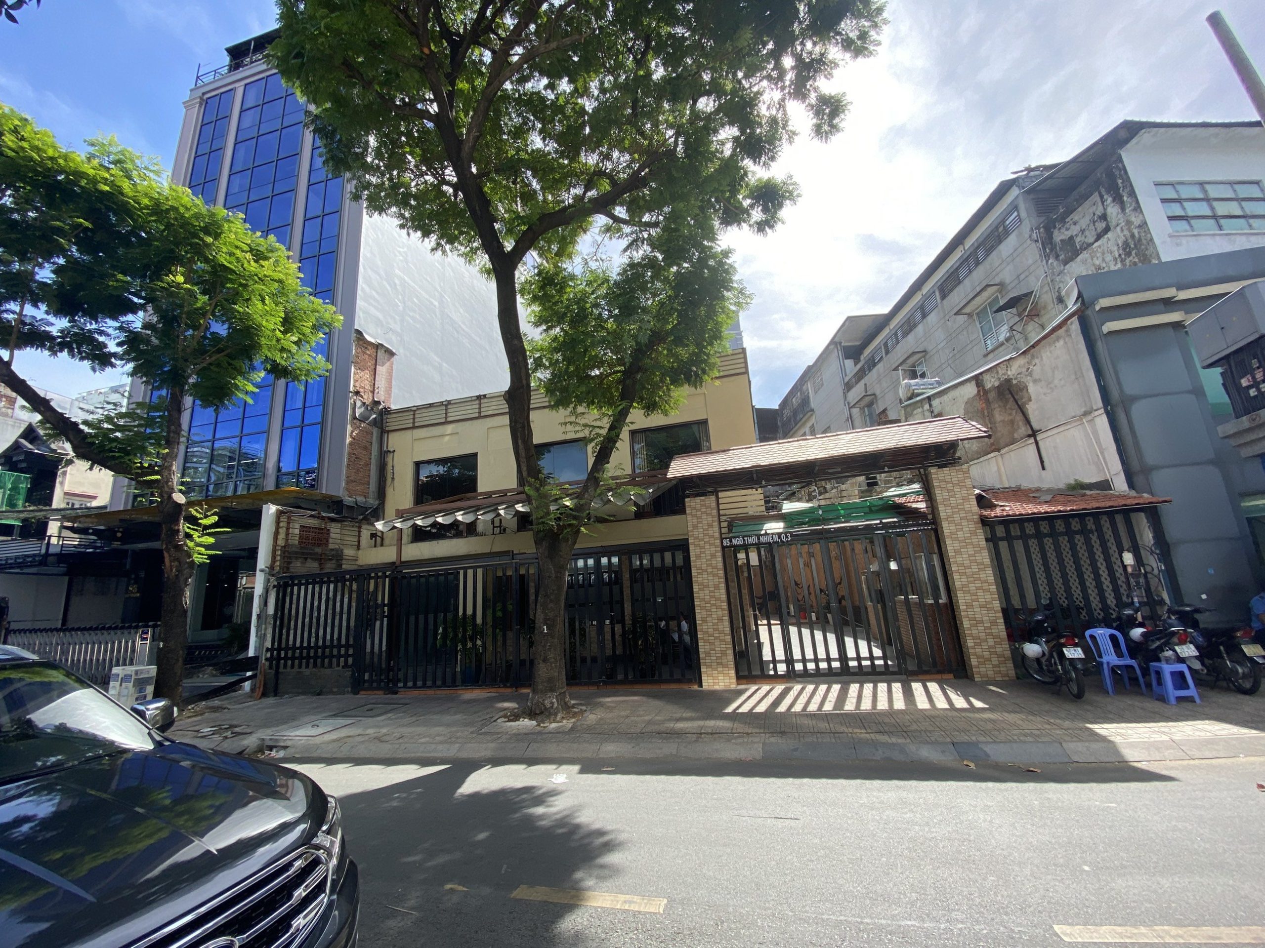 Hàng Hot-Bán Nhà Tại Đường Huỳnh Văn Bánh 6x16m 4 tầng Giá:14,8Tỷ