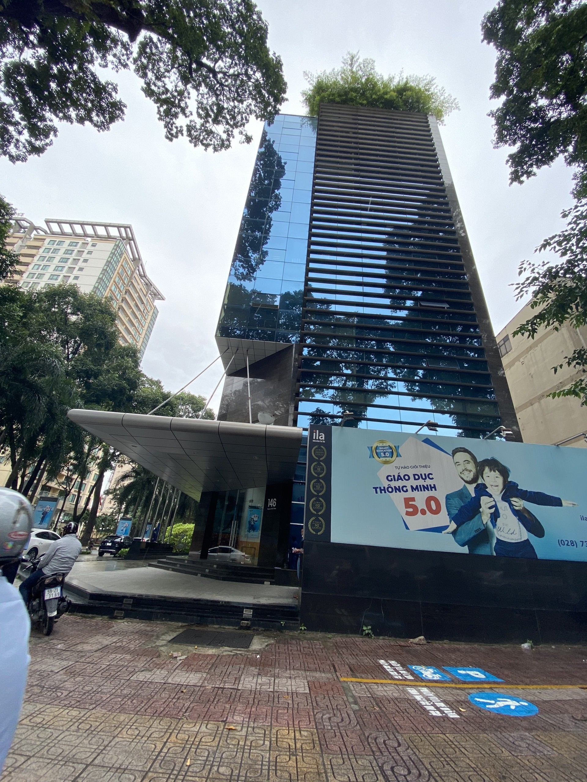 Cần bán nhà đường Nguyễn Cảnh Chân, P.NCT, Q.1, Dt: 4.7x24m, 93.8m2m2, trệt, 5 lầu, 34 tỷ