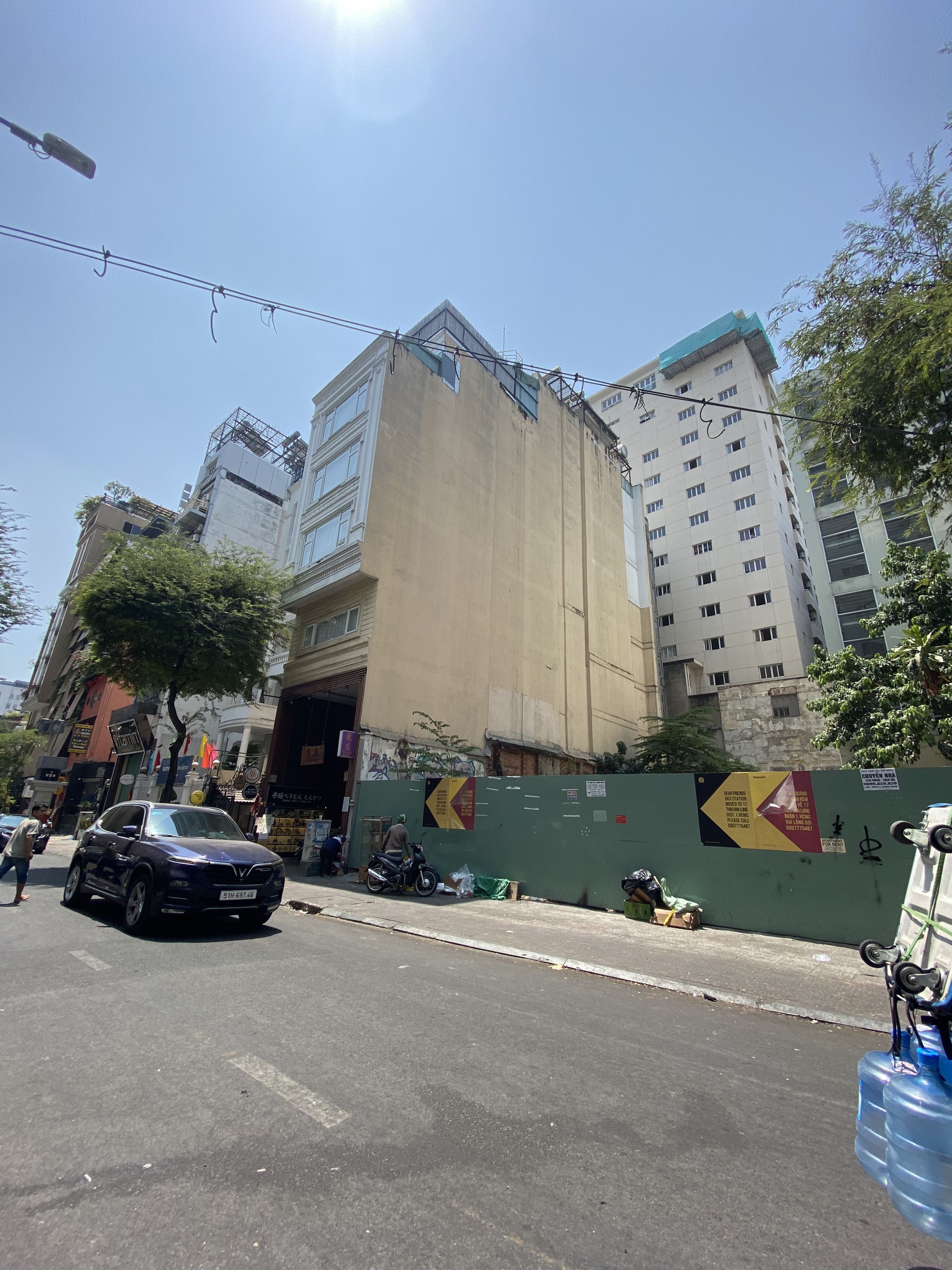 Bay nhanh nhà ở Nguyễn Đình Chiểu Q,3 trệt 5 lầu st Giá:73.5Tỷ Diện tích:8.4x9.1m.v