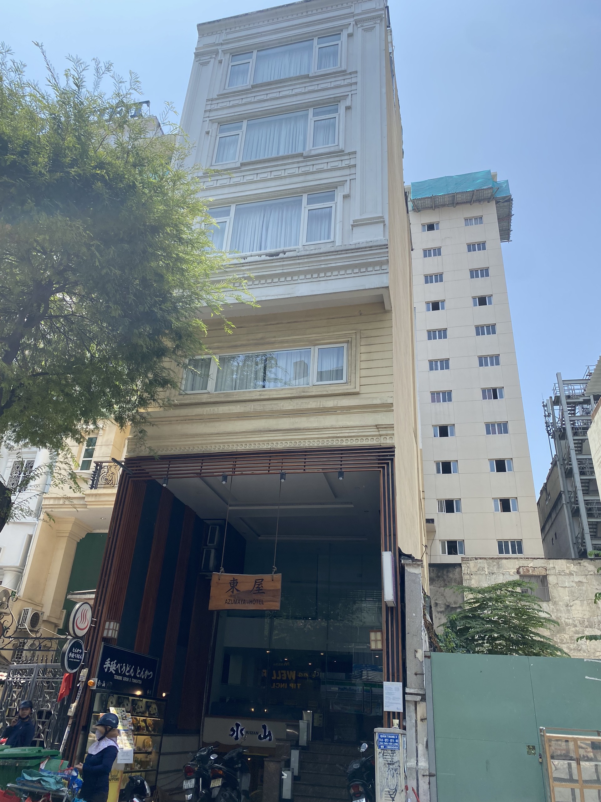 Bay nhanh nhà ở Nguyễn Đình Chiểu Q,3 trệt 5 lầu st Giá:73.5Tỷ Diện tích:8.4x9.1m.