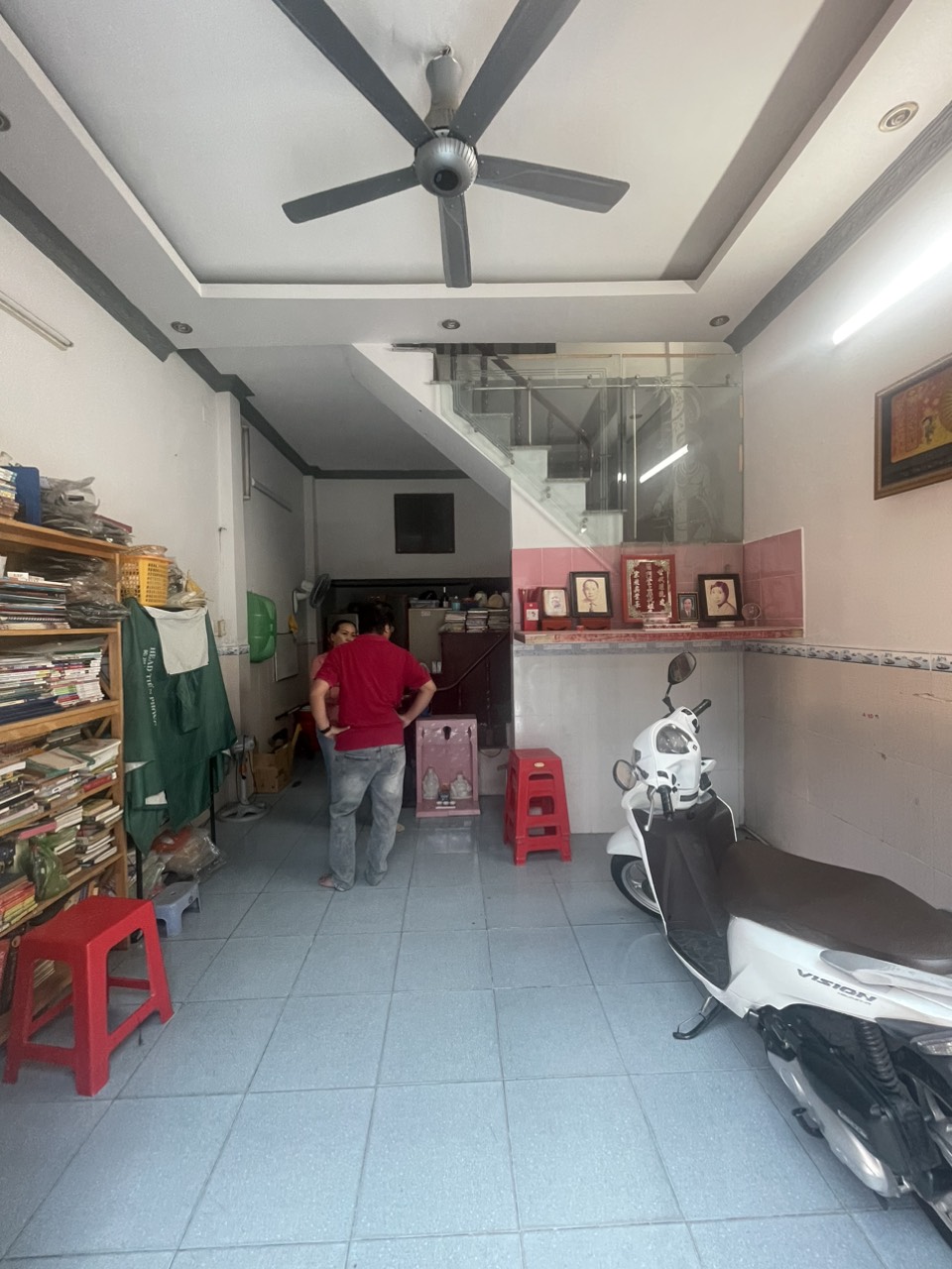 Nhà 4 phòng ngủ đường Hương Lộ 2, Bình Tân, 42m2, 4PN, giá 3 tỷ 5 TL.