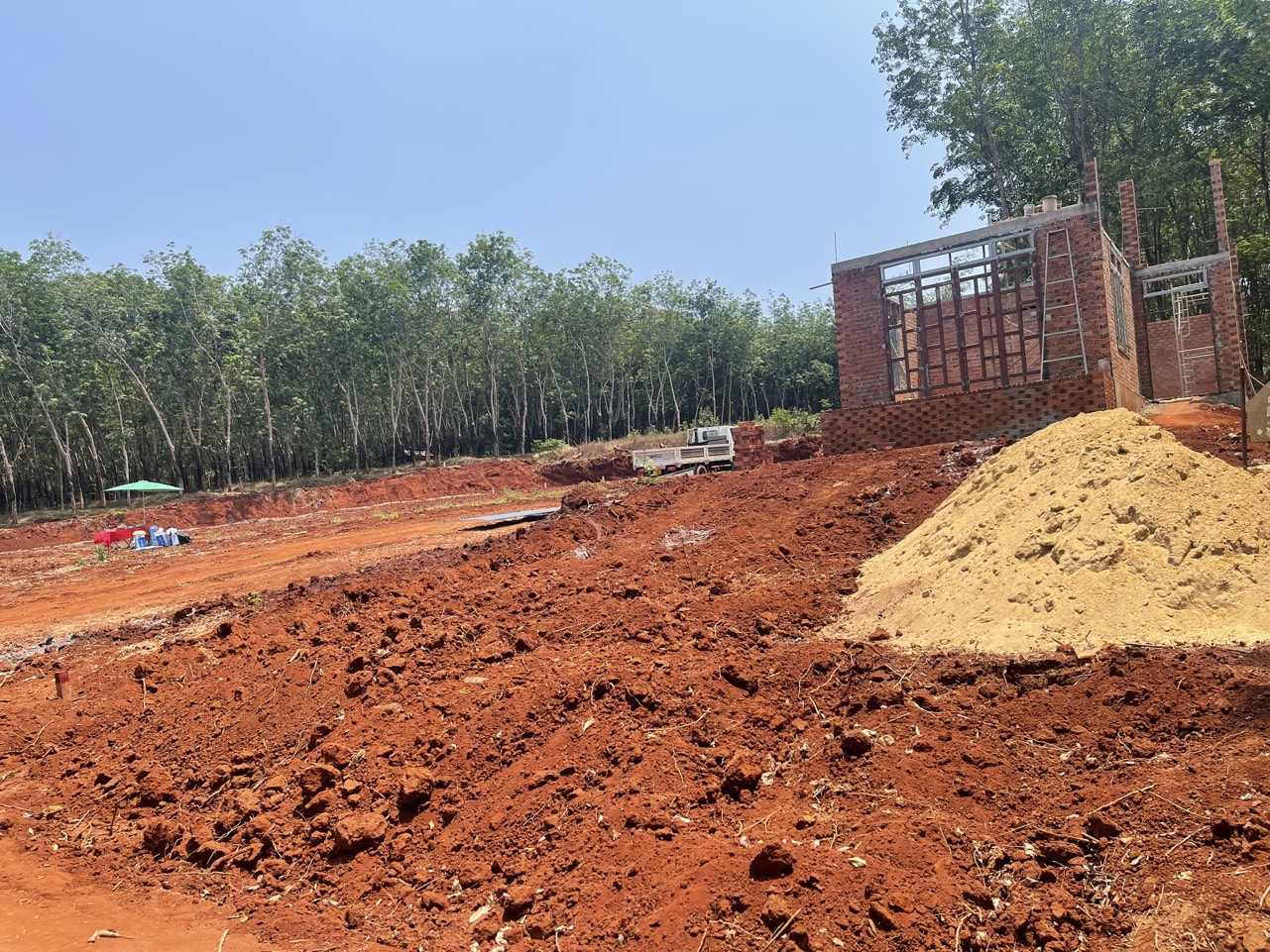 Ngộp lãi ngân hàng cần bán gấp lô đất DT 200m2 có thổ cư. Cắt lỗ 200TR