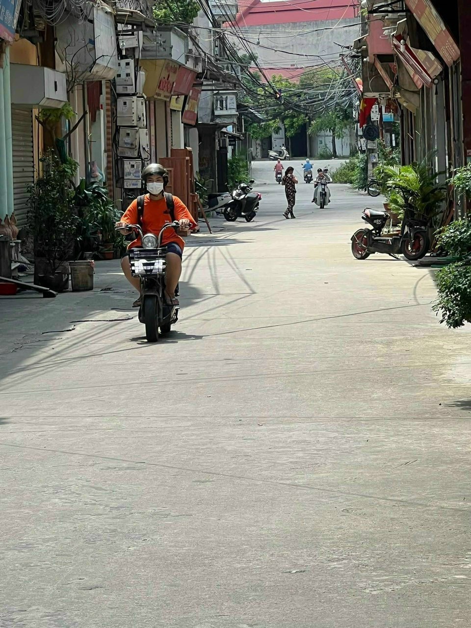 CẦN BÁN GẤP NHÀ 2 TẦNG HƯƠNG MẠC - PHÙ KHÊ GIÁ NHỈNH 1 TỶ- NGÕ OTO PHÓNG KỊCH GA.