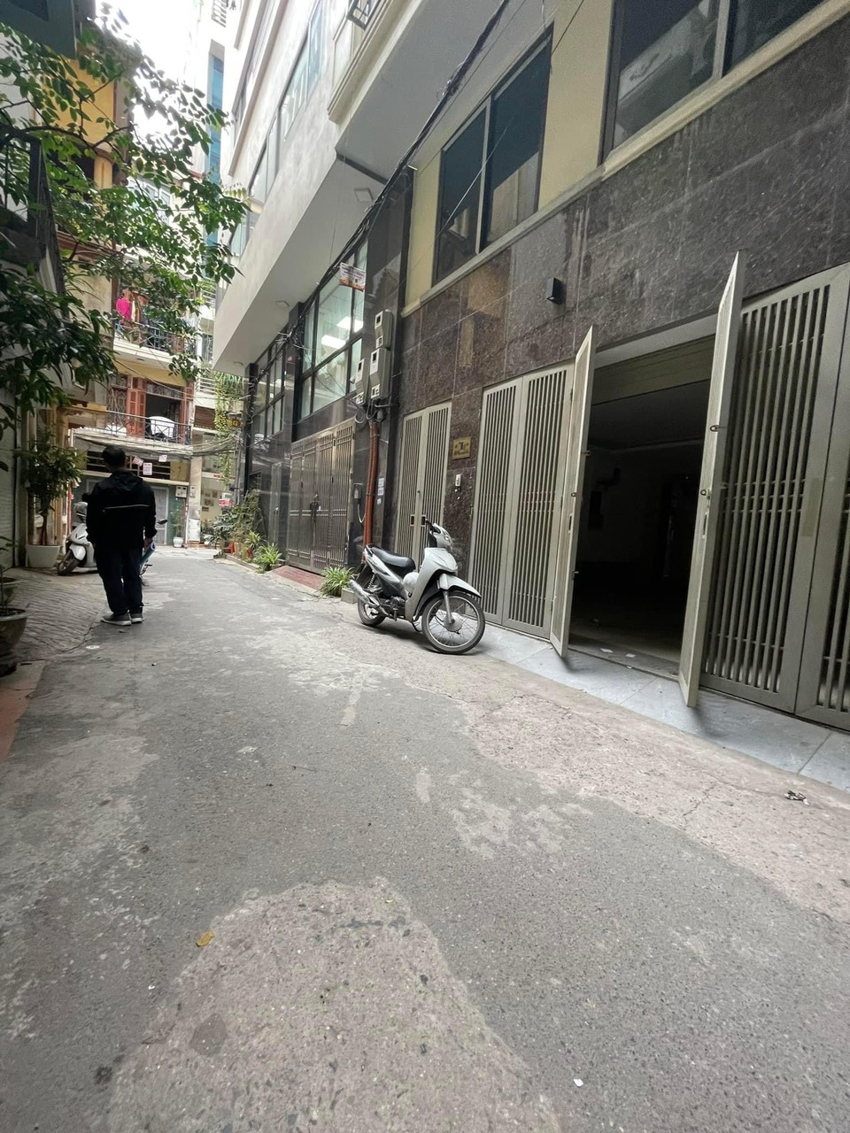 Bán Nhà 8 Tầng - Trần Quang Diệu, Đống Đa 15,7 Tỷ - 54M - MT6m - Thang máy - Ô tô - Kinh doanh.