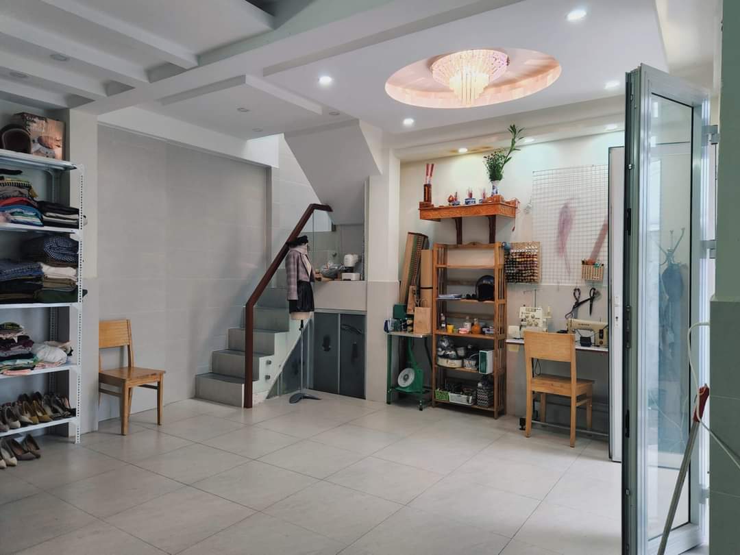 Cần Bán Nhà 2 Lầu DTSD 120M .Nhà Mới, Nguyễn Thị Thâp, Quận 7 Giá Nhỉnh 3 Tỷ