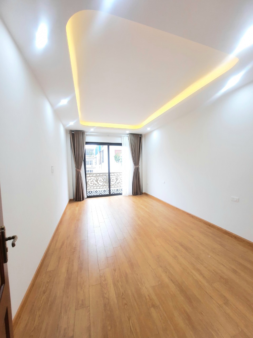 Bán nhà mặt ngõ phố Nguyễn An Ninh, ngõ thông, gần ô tô, 55m2 5 tầng, thang máy, 7,8 tỷ