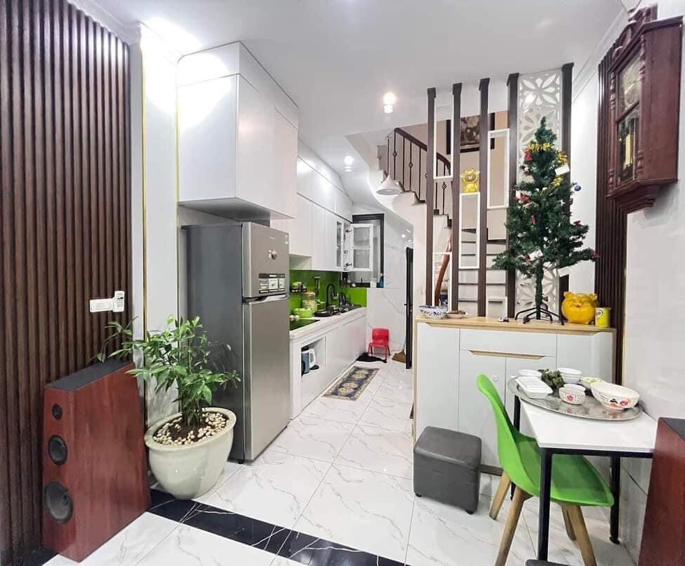 Bán Nhà Ngã Tư Sở Phố Khương Trung - Thanh Xuân, DT 40m2 x 5 Tầng - Tặng Hết Nội Thất.