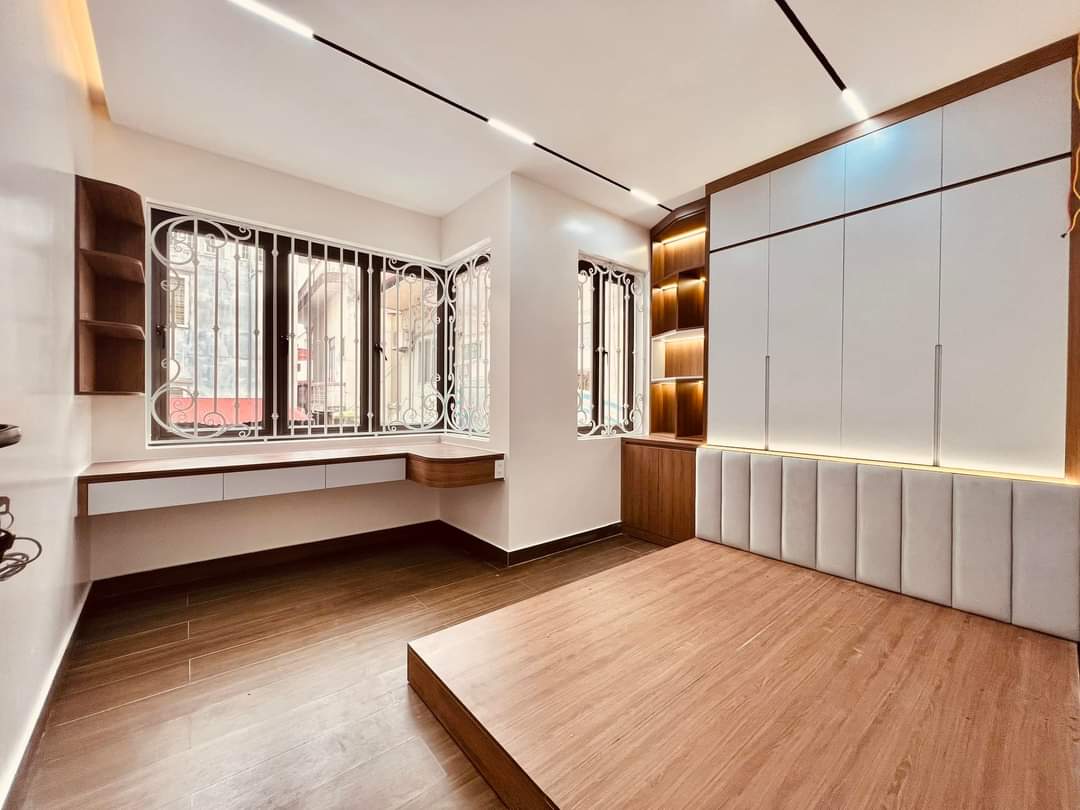 Bán nhà xây mới phố Chu Văn An 4 tầng cực đẹp GIÁ chỉ 3.95 tỉ ngay cạnh Hồ An Biên