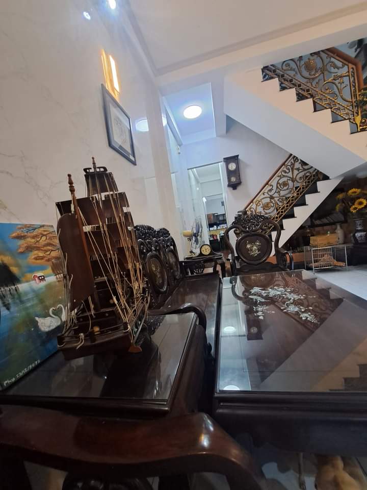 10 tỷ Nhà 2 tầng Mặt Đường số, Phường Tân Kiểng, Quận 7, chủ ngộp bank.