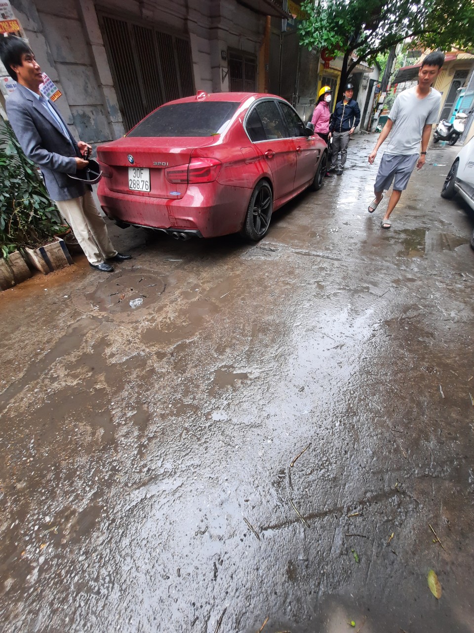 Bán mảnh đất mặt ngõ Phố Hoàng Mai, cách phố đúng 1 nhà, 65m2, mt 4,2m, vuông, 4,7 tỷ