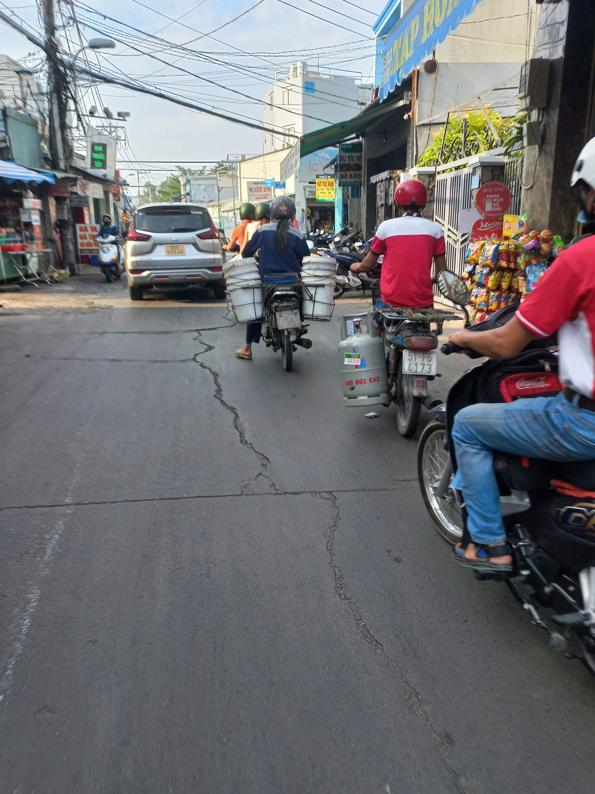 GIÁ RẺ nhỉnh 7 tỷ, 2 mặt tiền xe hơi đỗ nhà, ngang 6m2, gần ngã tư phú thuận, huỳnh tấn phát, tân phú, quận 7