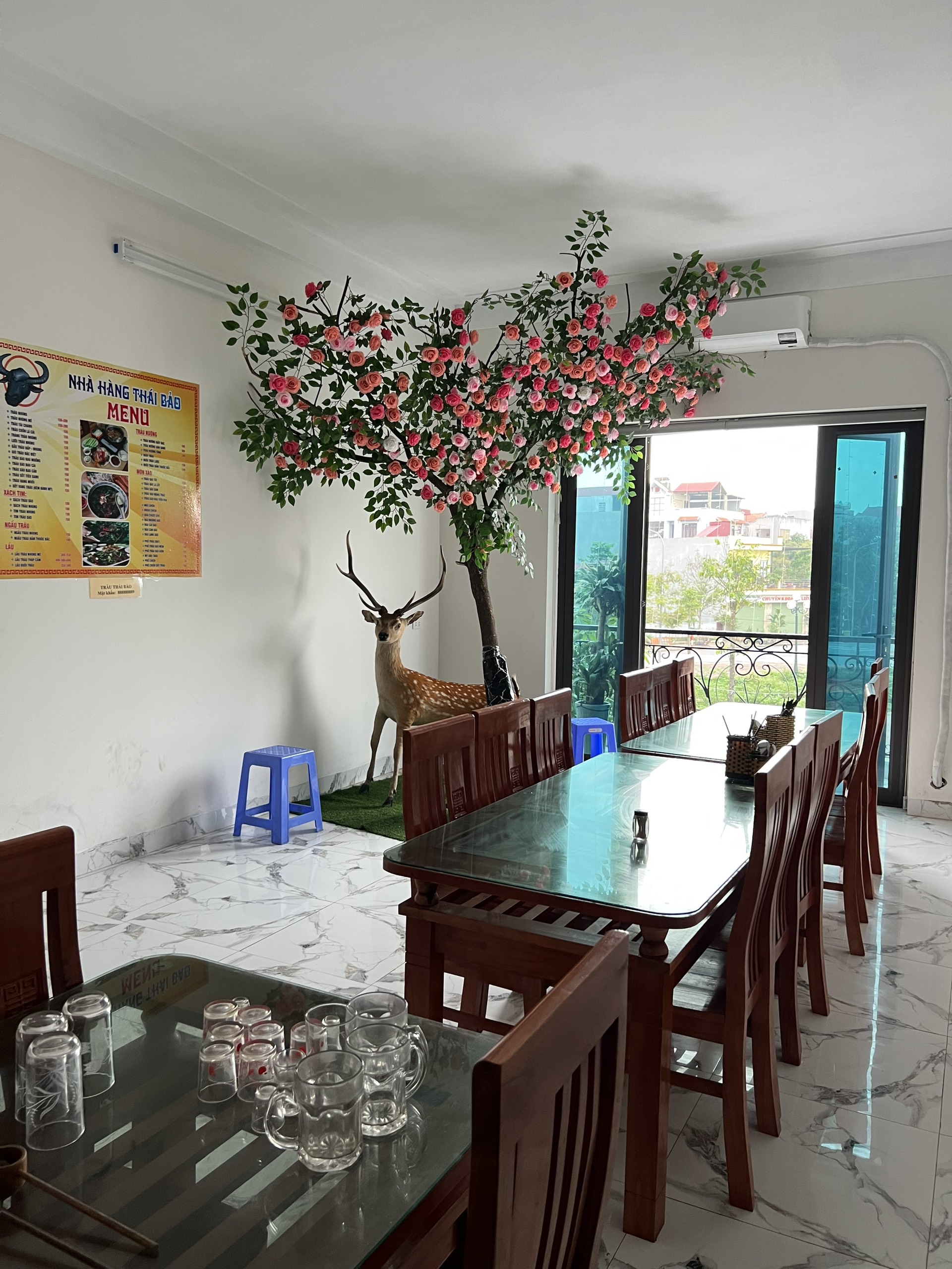 4 TẦNG- THƠM MÙI SƠN- THIẾT KẾ SANG TRỌNG- ĐỐI DIỆN VƯỜN HOA- GIÁ 5 TỶ x!