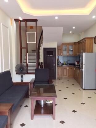 CHO THUÊ NHÀ NGUYÊN CĂN 5 TẦNG MỚI, NGỌC THỤY, GIÁ 10 TR/ th