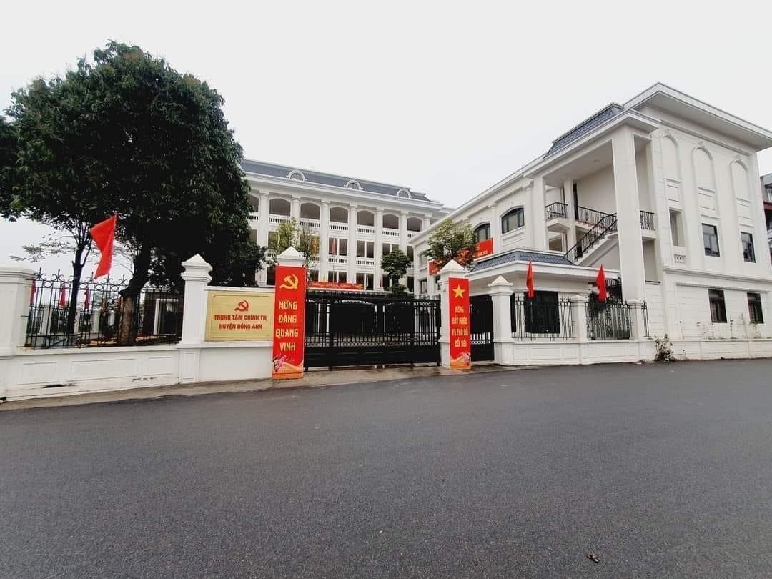 BÁN GẤP - LÔ GÓC - GARA 2 Ô TÔ - NGÕ THÔNG Ô TÔ TRÁNH Diện tích: 45m2, mt 5.7m, full thổ cư