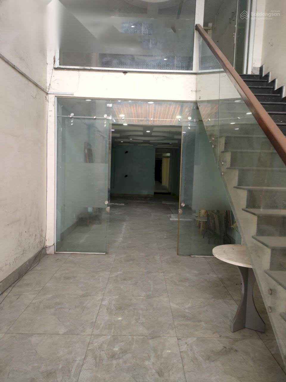 104m2