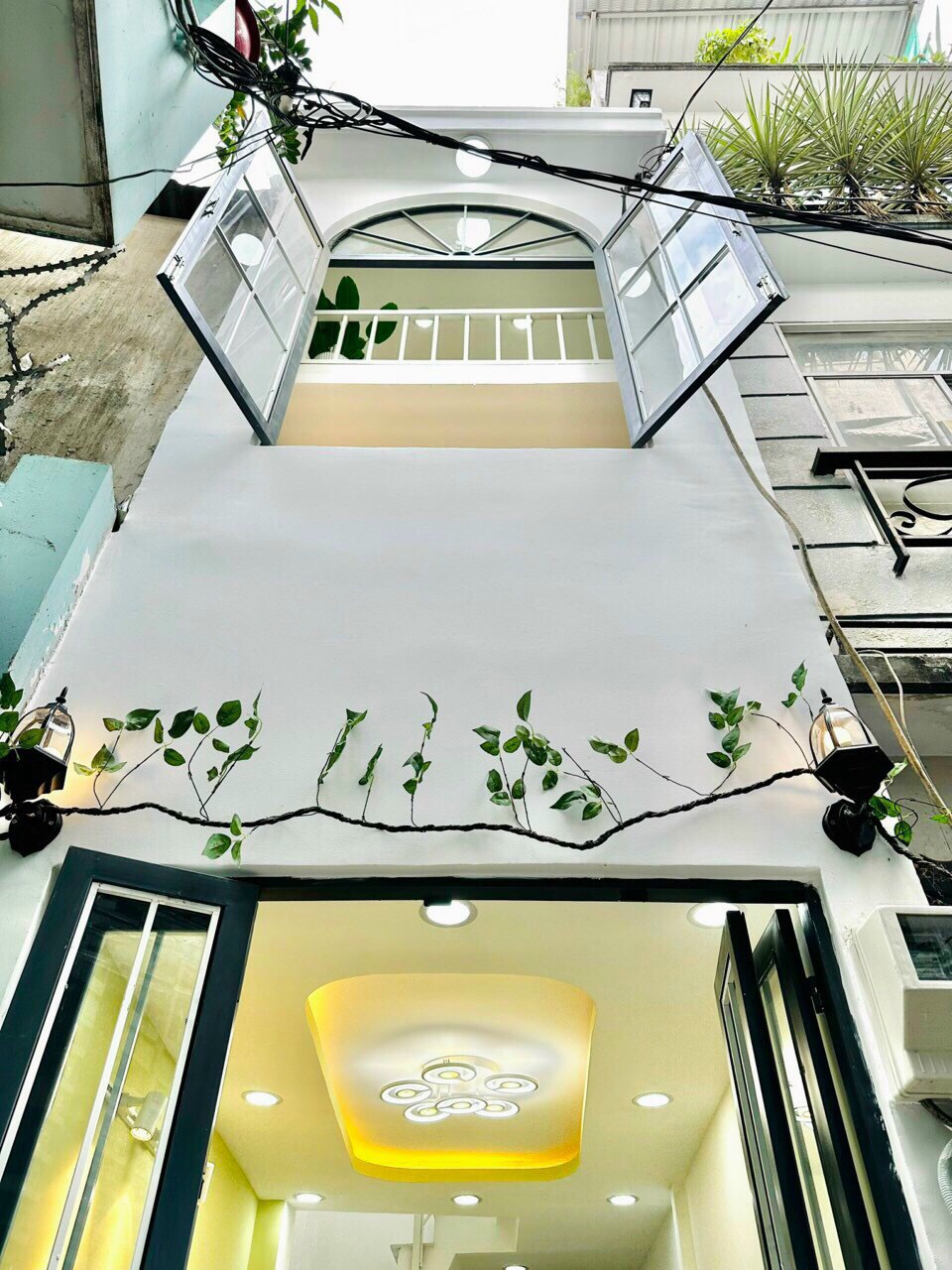 nhà ngay Phan Xích Long p7 Phú Nhuận 3tag 2,48 tỷ