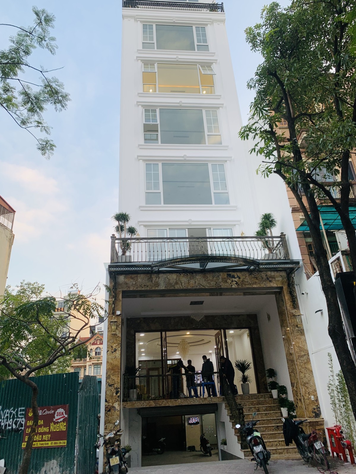 Mặt phố Vũ Phạm Hàm,Cầu Giấy,Mt 6,3m, 8 tầng thang máy, vỉa hè đá bóng, 26 tỷ.