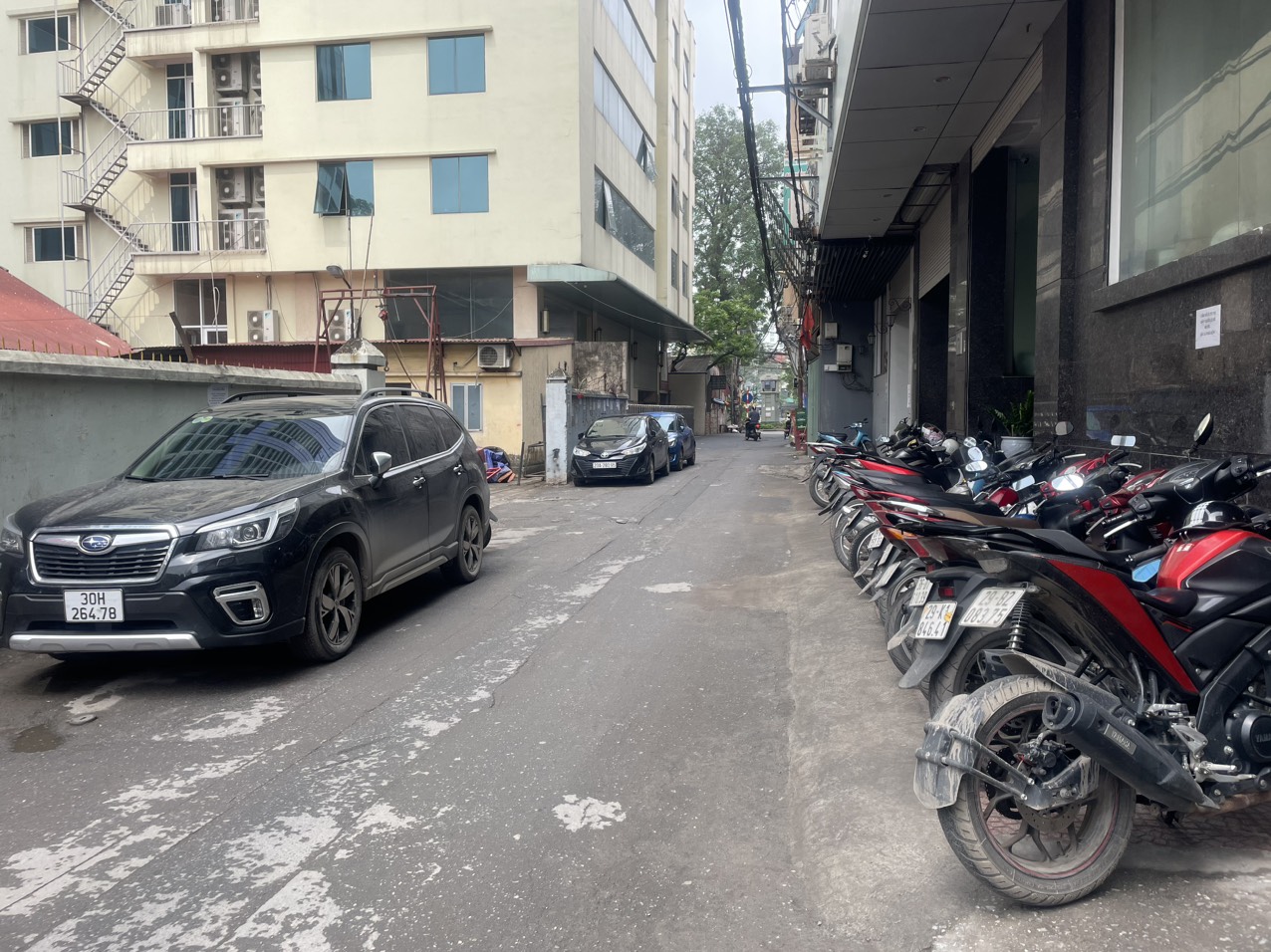 CHO THUÊ MẶT BẰNG 800M2 TẠI ĐƯỜNG LÁNG GIÁ 130TRIỆU/THÁNG