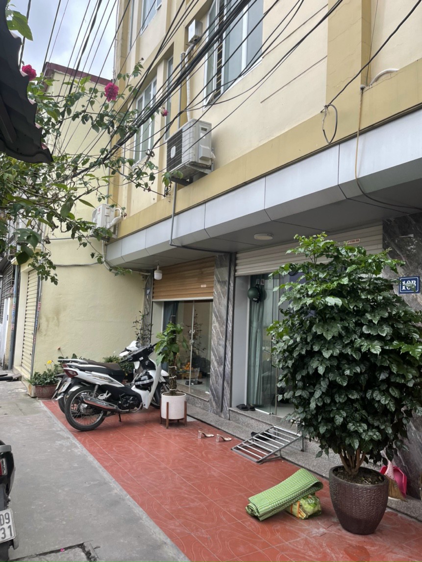 Bán gấp căn nhà 3,5 tầng 3 ngủ ngõ 409 Miếu Hai Xã GIÁ 1.75 tỉ quá hợp lý