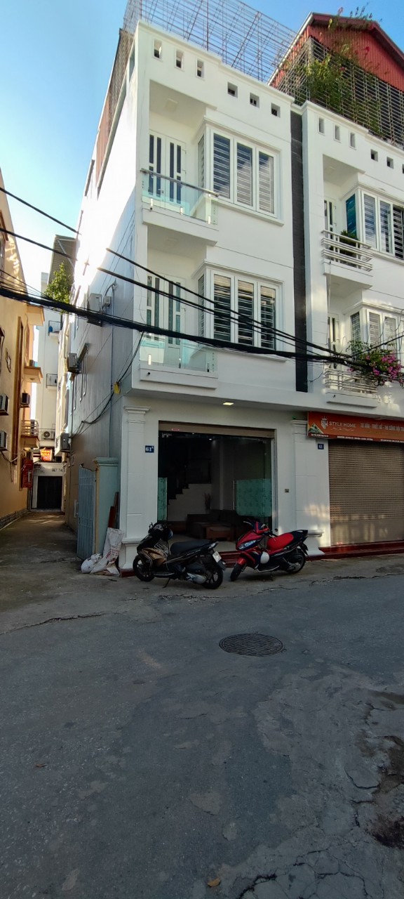 Bán nhà lô góc mặt đường Đông Trung Hành kinh doanh tốt, diện tích 50m x 4 tầng GIÁ 4.5 tỉ