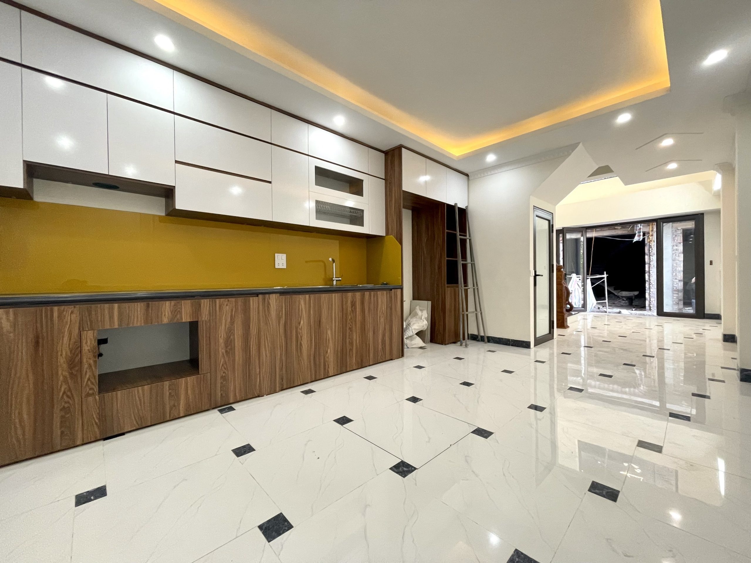 Giám Sốc! Bán nhà 5 tầng, DT 40m, Vân Canh, Cạnh khu HUD, Đường oto taxi đỗ cửa, Gần Đg Trịnh Văn Bô, gần trường học…