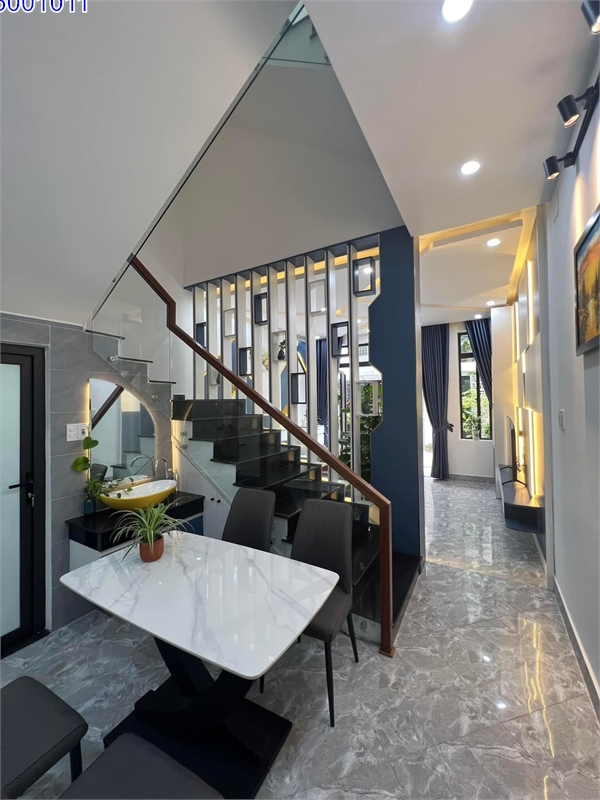 BÁN GẤP NHÀ 4 TẦNG SAU LƯNG MT ĐINH TIÊN HOÀNG SÁT ĐƯỜNG ÔNG ÍCH KHIÊM