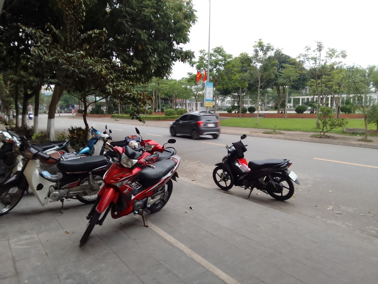 NHỈNH10TỶ SỞ HỮU NGAY MẢNH ĐẤT VIEW CÔNG VIÊN ĐẸP NHẤT QUẬN LONG BIÊN PHỐ NGUYỄN KHẮC VIỆN