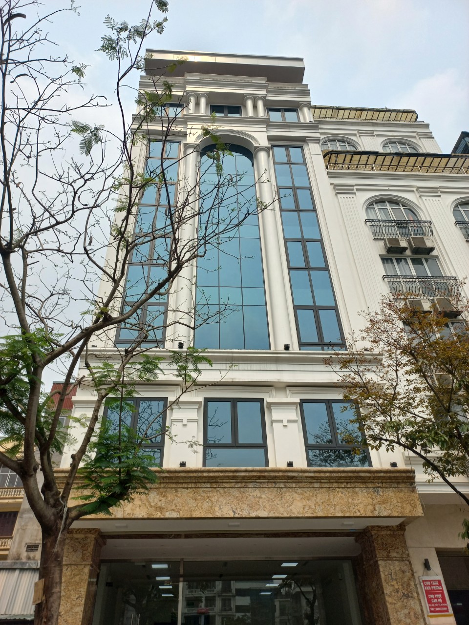 TOÀ VĂN PHÒNG VÍP 3600M 7 TẦNG LÔ GÓC GIÁ CHỈ 200 TỶ.