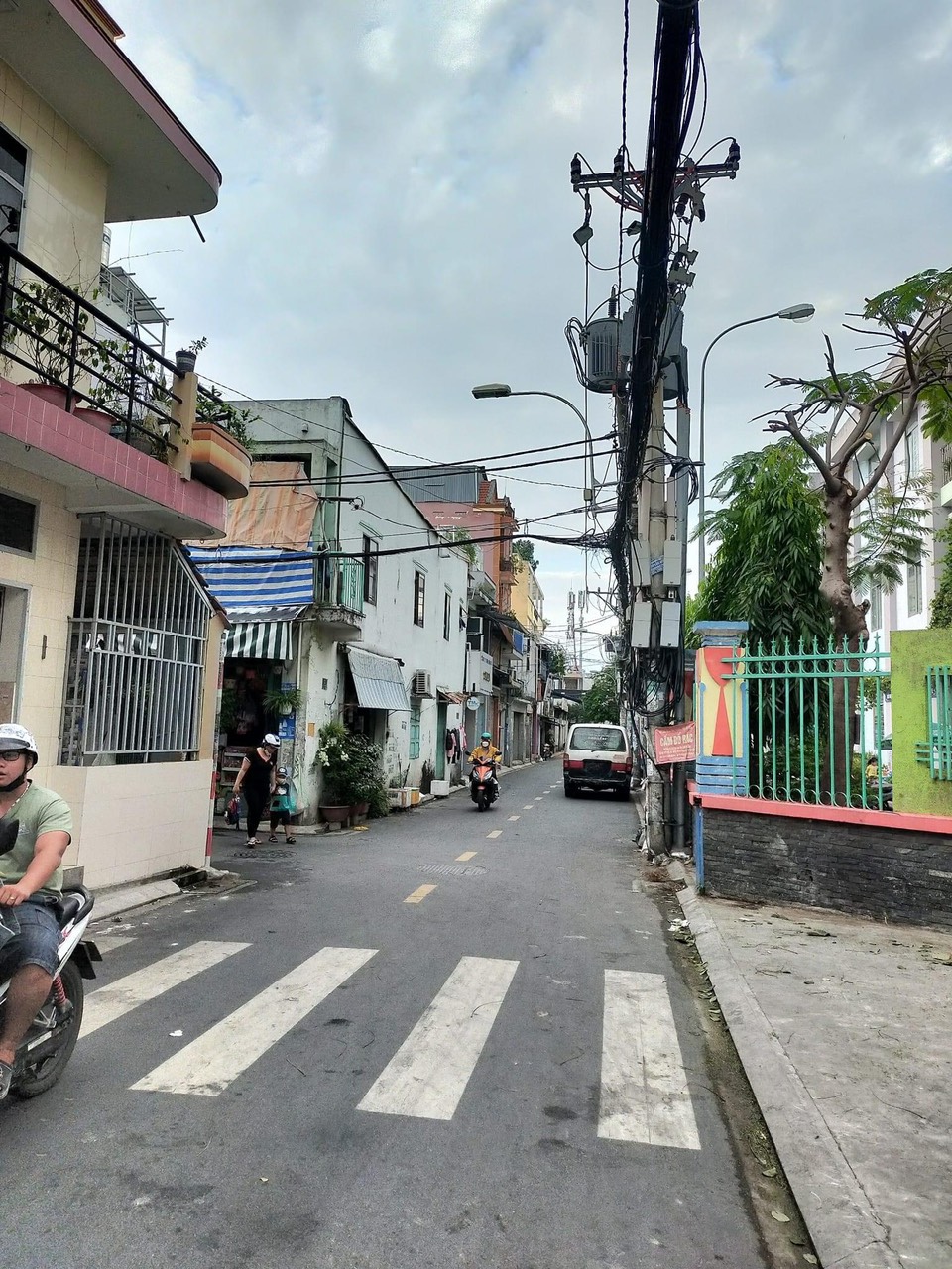 Bán nhà 4 tầng đường lê cảnh tuân, hẻm xe hơi, 60m2 chỉ 6.7 tỷ, sát mặt tiền đường.