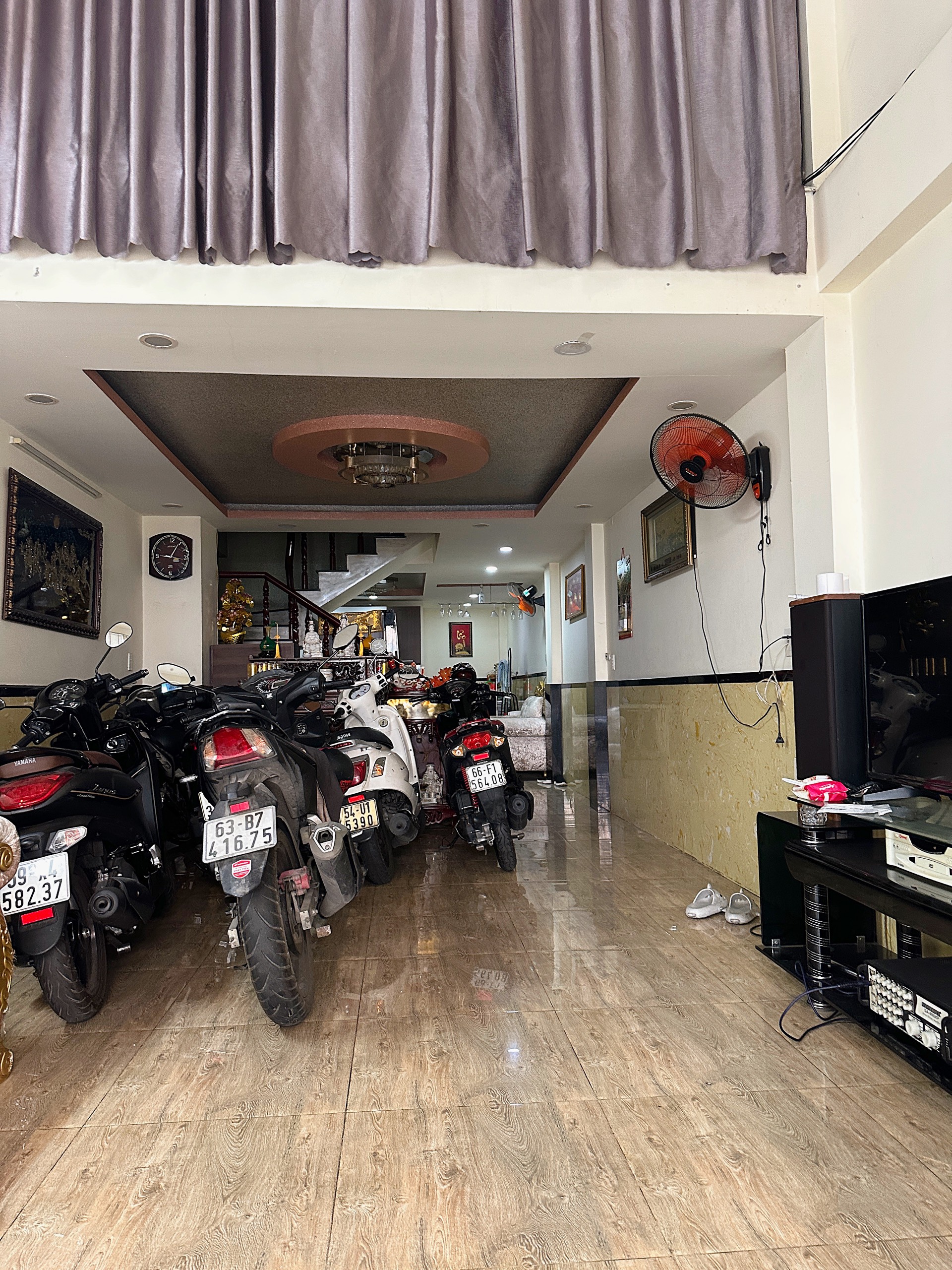 Cần bán căn nhà Đường Số 13, Phường 4, Quận 4, Tp Hồ Chí Minh.