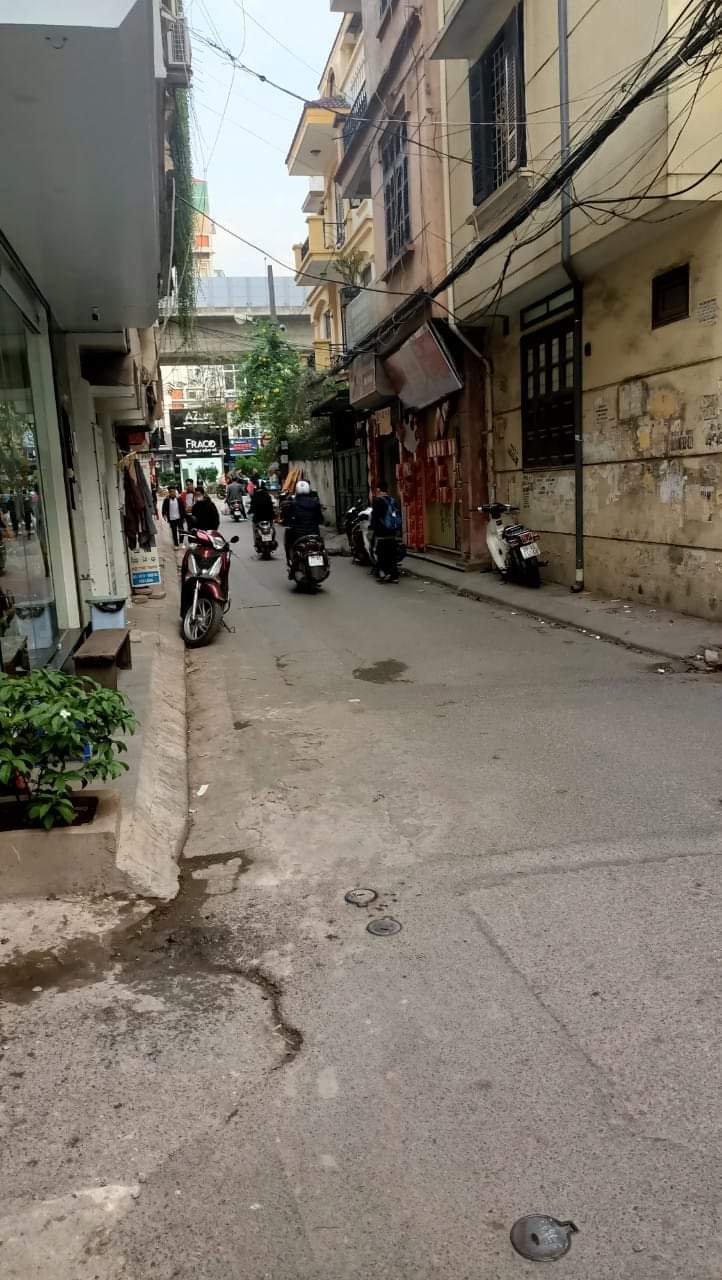 BÁN NHÀ YÊN LÃNG ĐỐNG ĐA CÁCH MẶT NGÕ 82 Ô TÔ TRÁNH CHỈ KHOẢNG 15M, THOÁNG TRƯỚC SAU