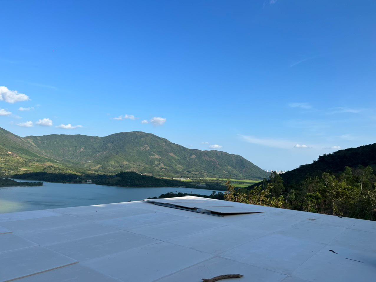 Đất 1,2hecta có sẵn trại view Hồ Am Chúa,Diên Điền