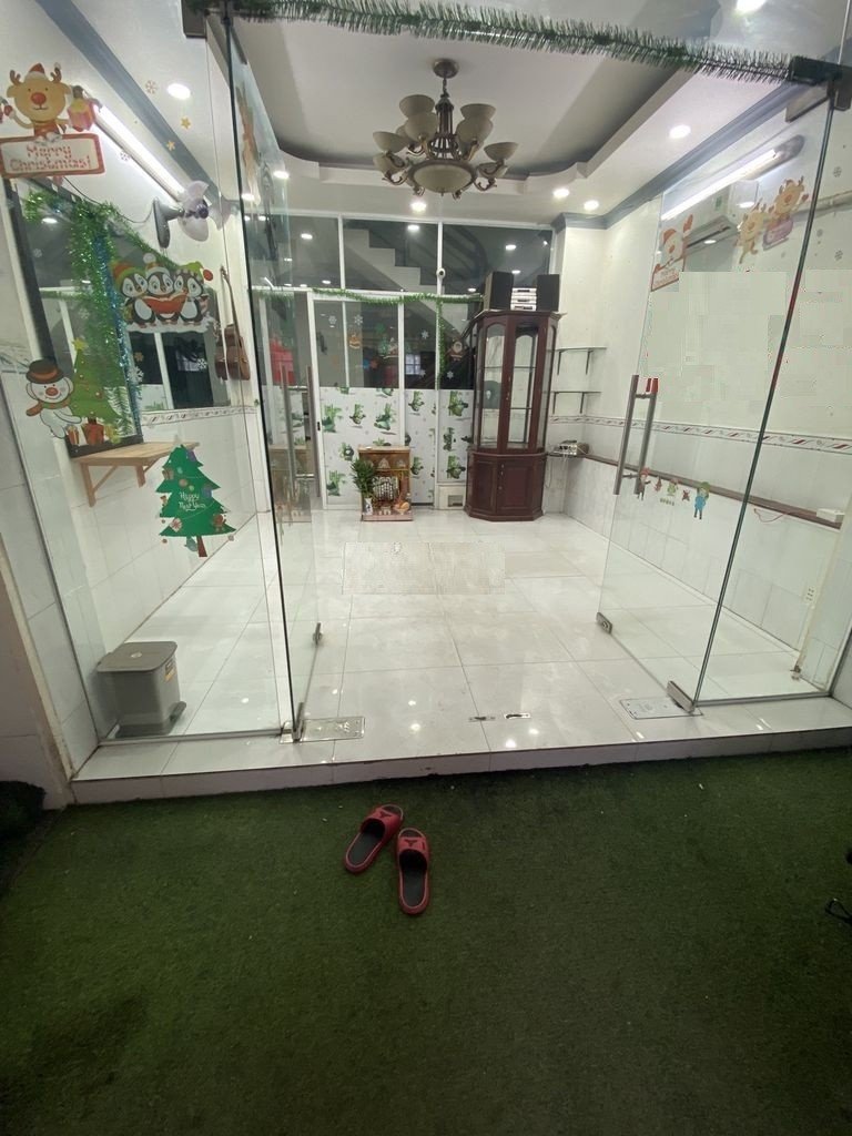 Nhà Full Nội Thất như hình 4PN gần chợ dt 4x12