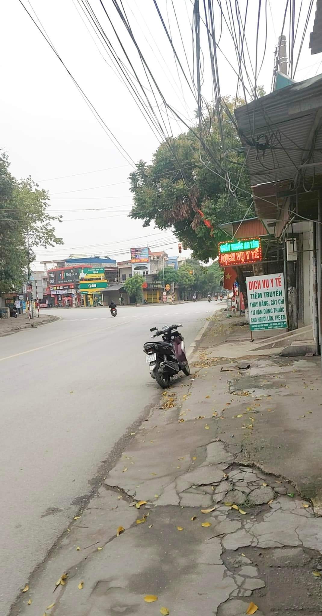 Bán đất tặng nhà cấp 4 mặt đường vị trí ngay trung tâm chợ ngã 3 An Tràng