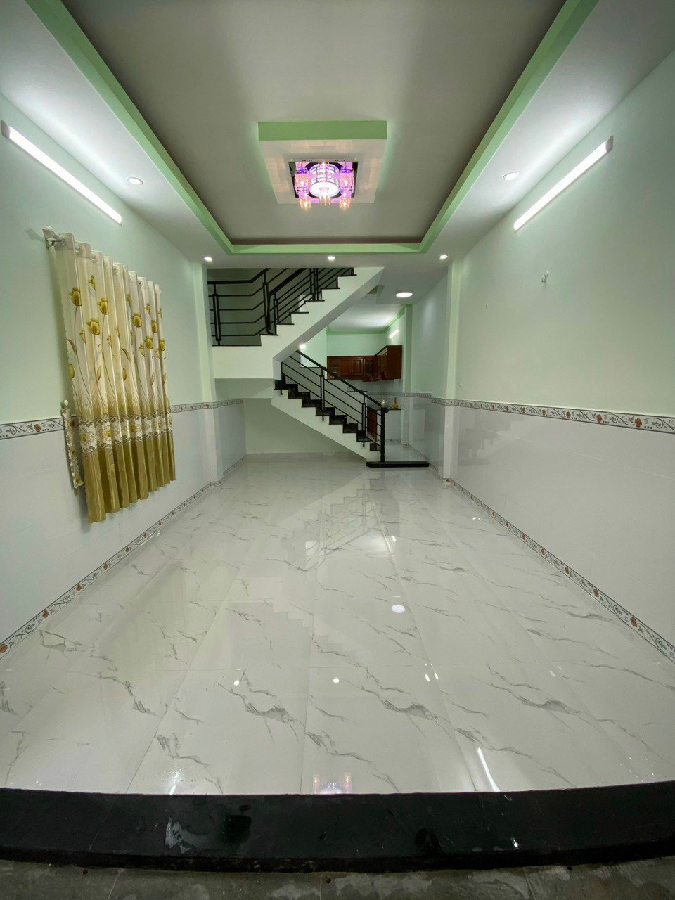 Bán nhà chính chủ Lê Đức Thọ P16-- Diện tích : Ngang 4.40m dài 14m sổ có nở hậu xíu cn đủ 61m2 , dtsd : 120m2 sàn--