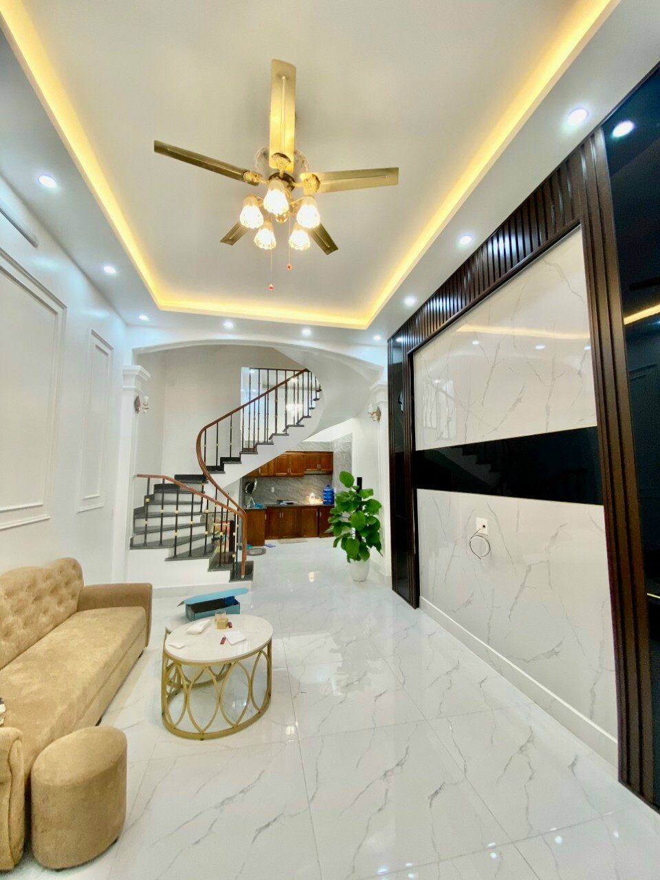 Bán nhà số 10/3/17/277 Nguyễn Công Hoà 43m x 3 tầng độc lập GIÁ 2.05 tỉ đẹp về ở luôn