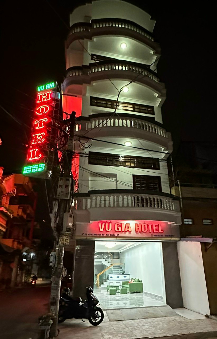 Bán khách sạn Vũ Gia 5 tầng 10 phòng đang kinh doanh tốt GIÁ 6.6 tỉ tại Lê Thánh Tông - Ngô Quyền