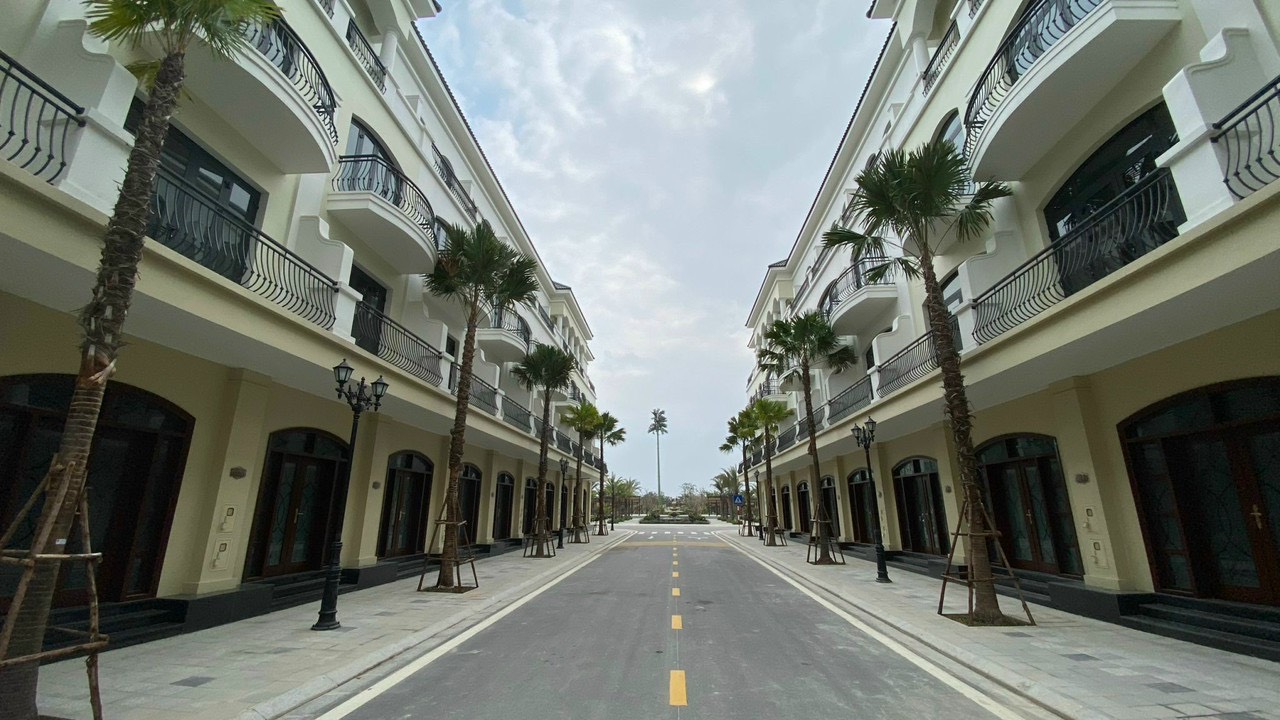 Chính chủ chà là xẻ khe cần bán gấp biệt thự DT 72m2 tại Vinhomes Ocean Park Văn Giang Hưng Yên.