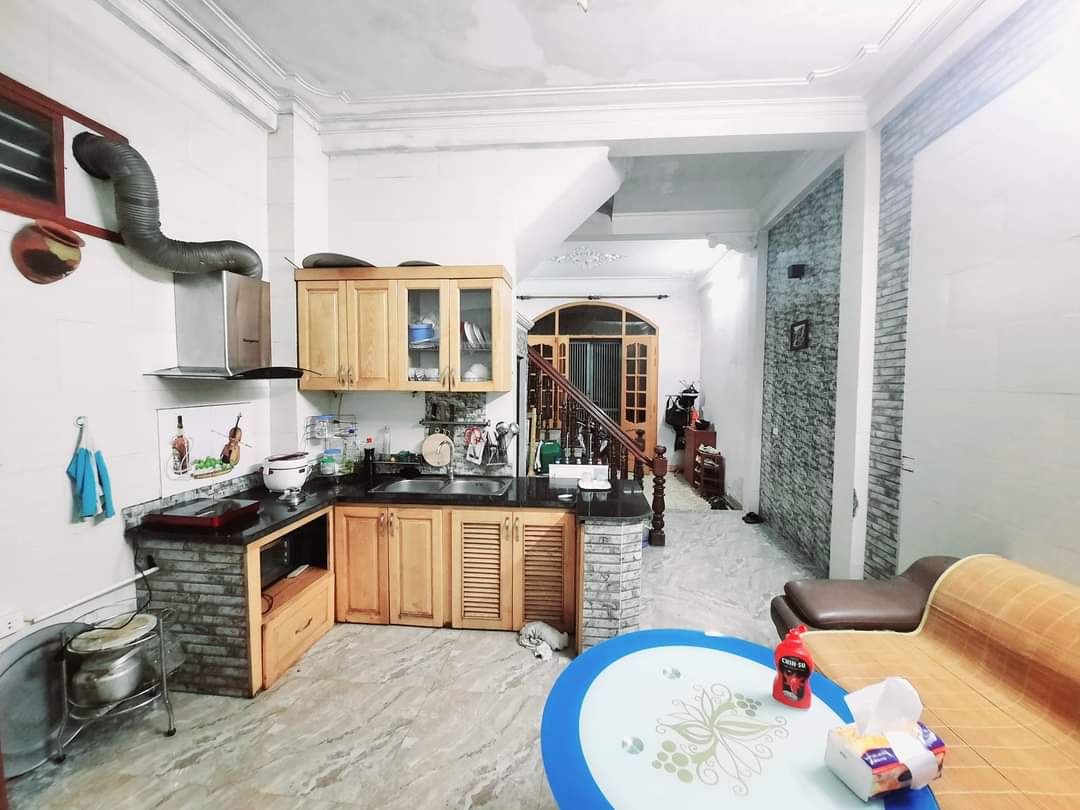 Bán căn nhà ngõ 151 Nguyễn Đức Cảnh, 40m2 4 tầng, 4 ngủ, giá 2,6 tỷ