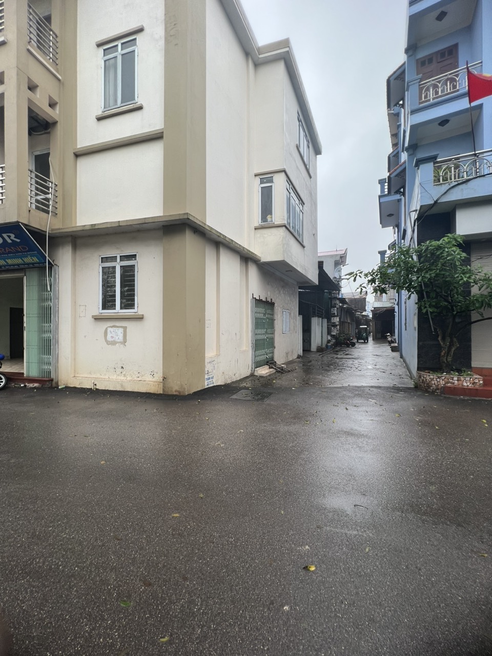 Hót không có căn thứ hai Lô góc diện tích 100 m mặt tiền 10 m giá chỉ nhỉnh 3 tỷ Nhà 3 tầng lô góc đẹp long lanh