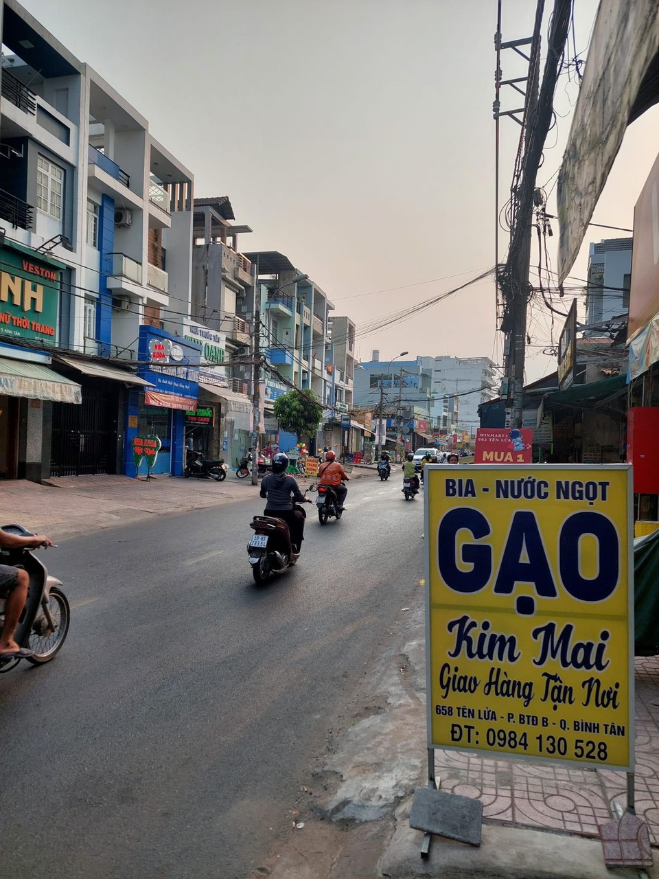 chính chủ bán nhà mặt tiền ô tô 2 chiều đường tên lửa, 4 tầng, 49m2 chỉ 11.5 tỷ