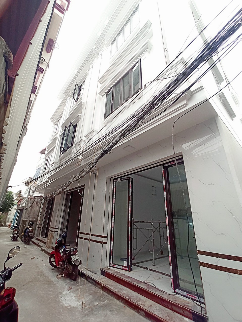 Bán nhà xây mới tinh ngõ cực nông Phố Lực Hành,diện tích 47m x 4 tầng GIÁ 3.25 tỉ