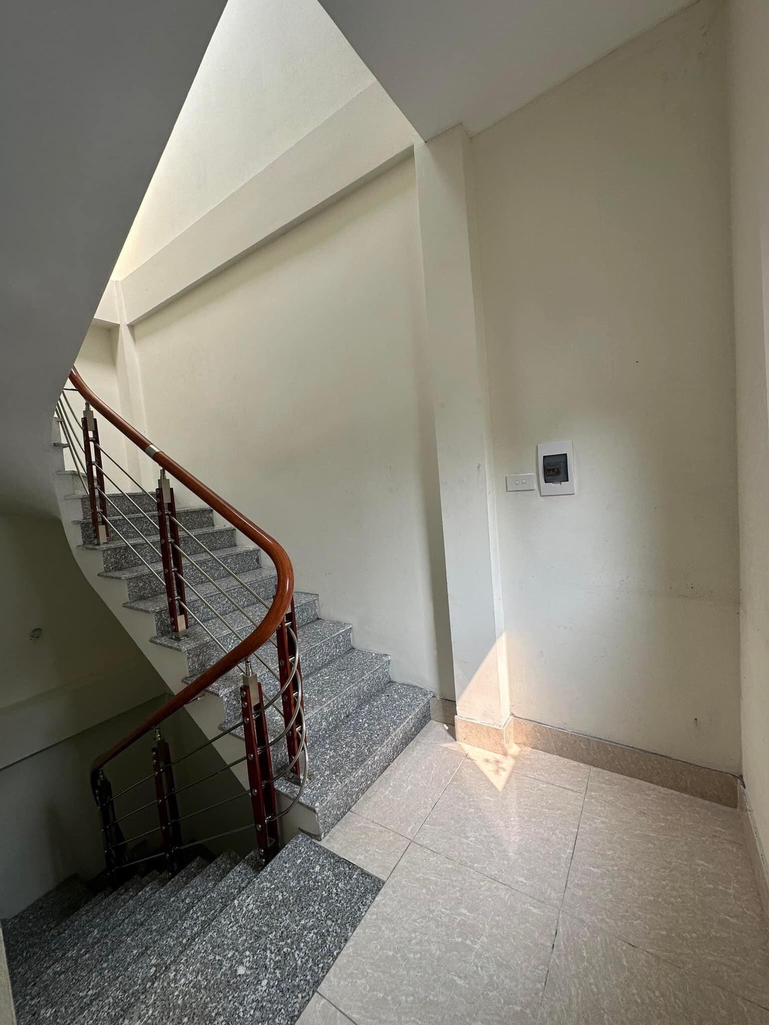 Bán Nhà Ngõ 102 Trường Chinh Quận Đống Đa, DT 35m2 x 4T - Ngõ Thông, 10m Ra Ô Tô Tránh.