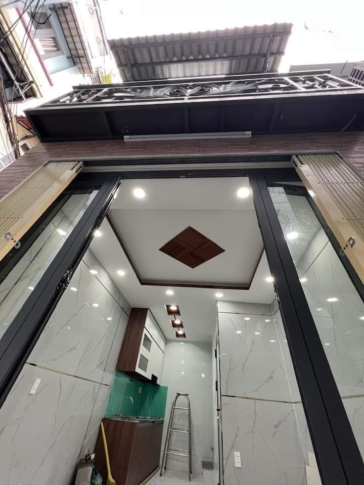 BÁN CĂN GÓC 2 MẶT HẺM 1/ KHU DÂN CƯ HIỆN HỮU SÁT MẶT TIỀN CHỈ MẤY BƯỚC CHÂN P18 Q4