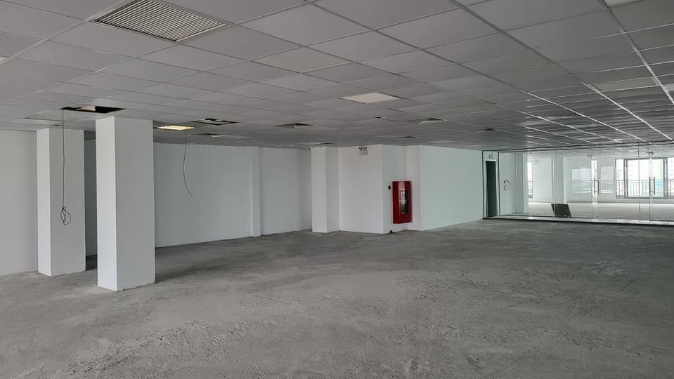 Bán Toà VĂN PHÒNG QUẬN CẦU GIẤY 1300m2 11 Tầng MT 50m 195 Tỷ.