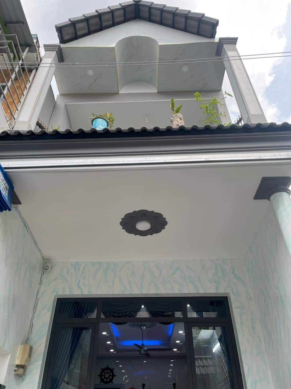 Kẹt Tiền Cần Bán Nhà Mới Xây. DT 80m. Nhà 2 Tầng BTCT. 4 PN. SÂN XE , Đường Hoàng Quốc Việt. Phú Mỹ. Quận 7 . GIÁ 3