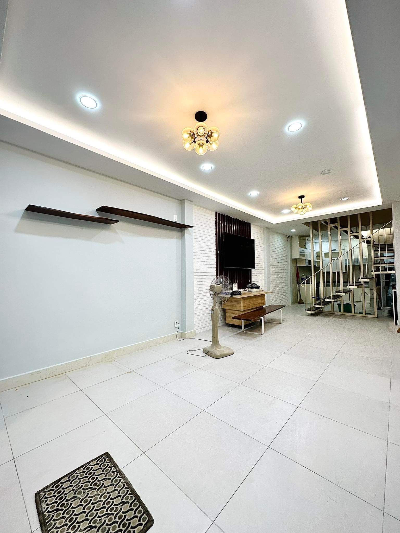 Nhà đẹp LÔ GÓC Lê Quang Định Bình Thạnh 50m2, HXH 6M giá chỉ 7tỷ 4