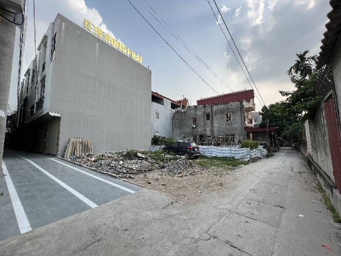 Chủ cần bán gấp đất Đản dị- Đông Anh- Hà nội DT: 42m, MT= 4m, chủ giảm chào 100tr so với ban đầu chỉ còn 2,35 tỷ